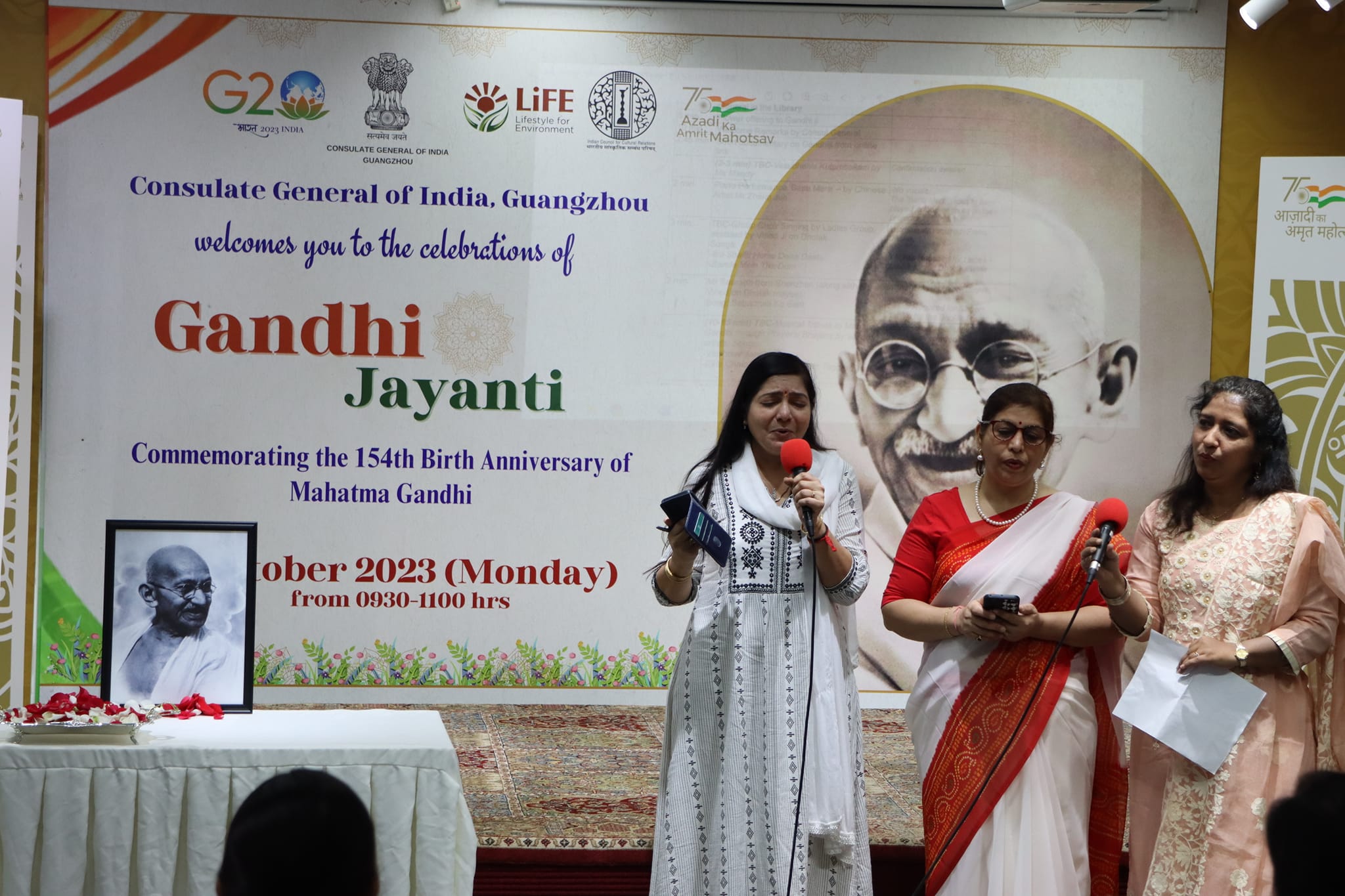 Consulate General of India, Guangzhou celebrated Gandhi Jayanti to commemorate the 154th Birth Anniversary of Mahatma Gandhi on 2 October 2023. The event saw an enthusiastic participation from Indian Diaspora and Friends of India. 